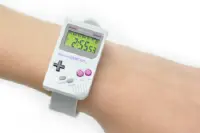 玩味十足的元祖GameBoy腕表