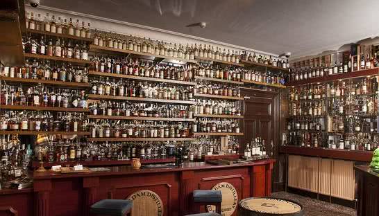 英国一家酒店收藏了1031种威士忌，创造了吉尼斯世界最高纪录