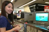 【复古情怀】香港复古游戏展2017过百部怀旧家用机任玩