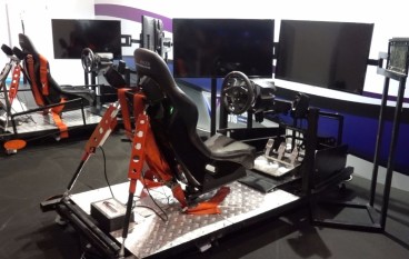 【会展电脑节】电竞节有埋VR同赛车模拟器玩？