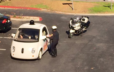 Google自动车被截停，皆因太慢？