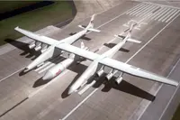 空中霸王！超巨型飞机配6个747引擎明年试飞