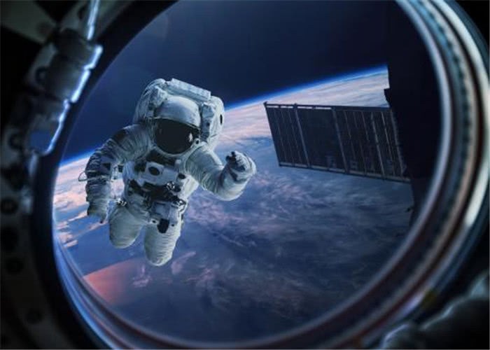 女宇航员在太空执行任务时，该怎么保护自己的“隐私”？