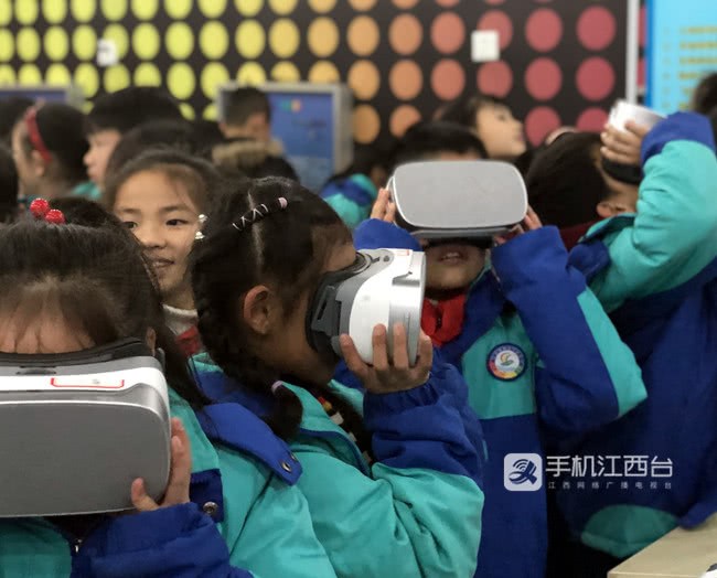 打造江西VR名片省政协委员建议推动VR知识进校园