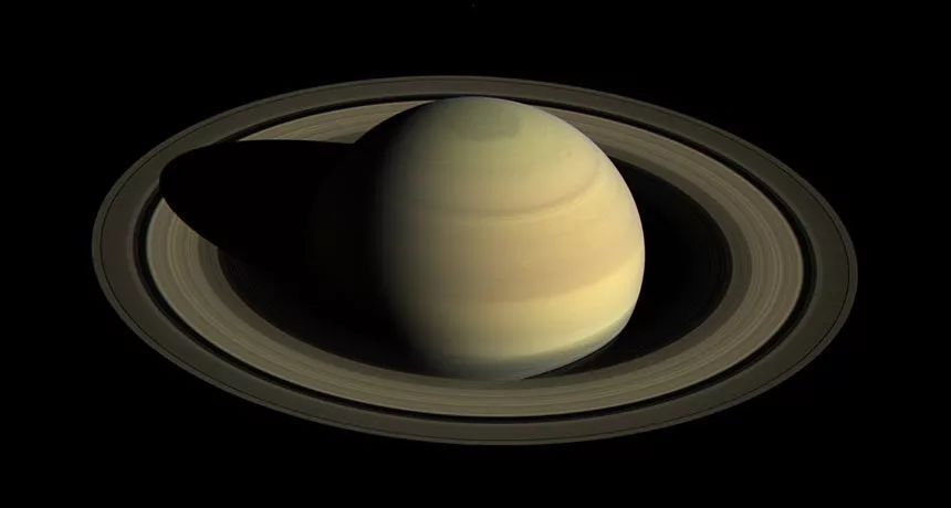 土星环到底有多重？约为南极冰盖质量的一半