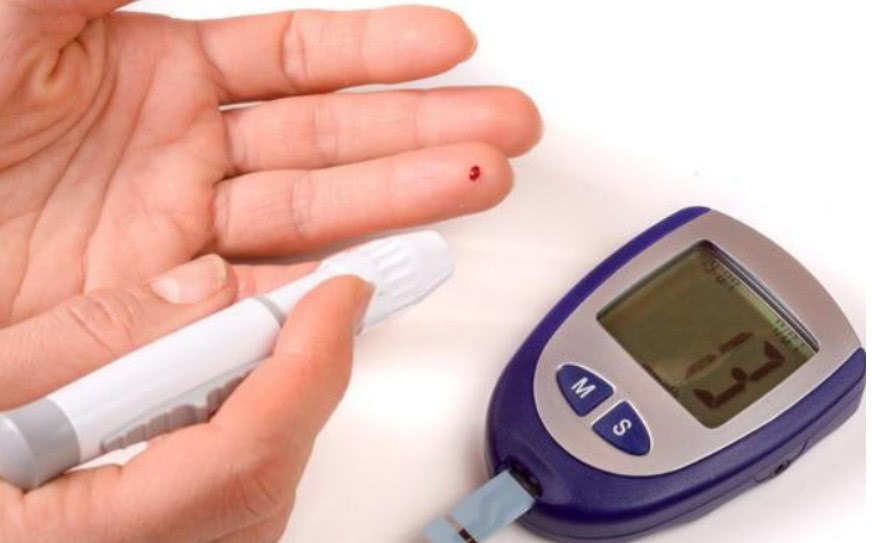 得“糖尿病足”早期，身体会出现哪些反应？有2个症状会反复出现