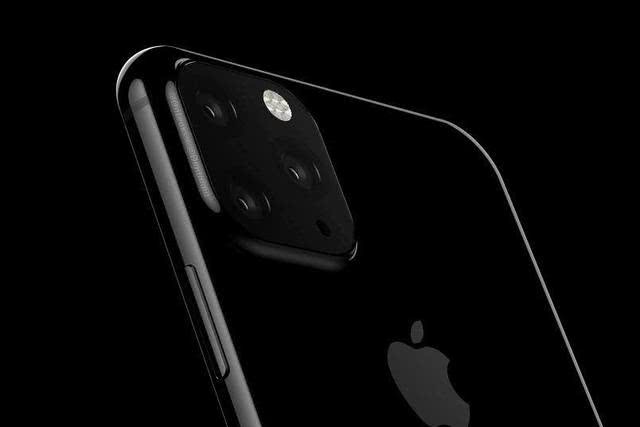 新款iPhone曝光：后置华为浴霸三摄＋打孔屏！