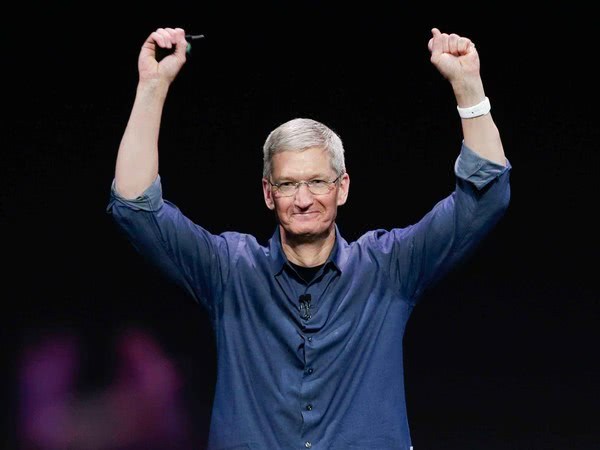 iPhone降价后销量惊人苹果CEO库克本周将再度访华