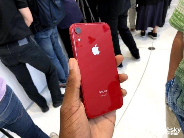 为提振销量苹果将为中国消费者提供红色版iPhoneXS，售价仍过万