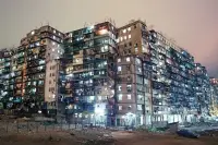 揭秘香港九龙寨城：曾是全球人口最稠密的地方，数十年里不受任何约束
