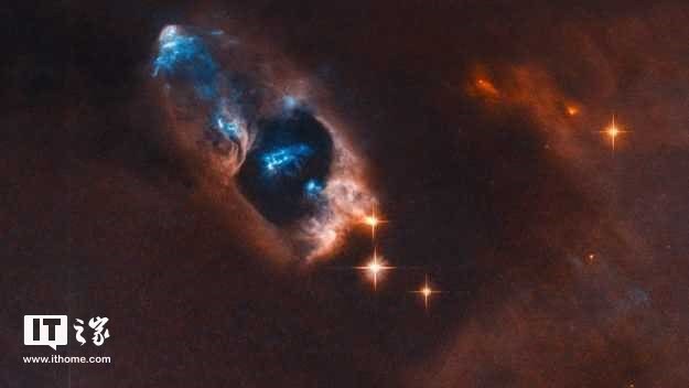 NASA拍到新生亮蓝色恒星：距地球约1000光年