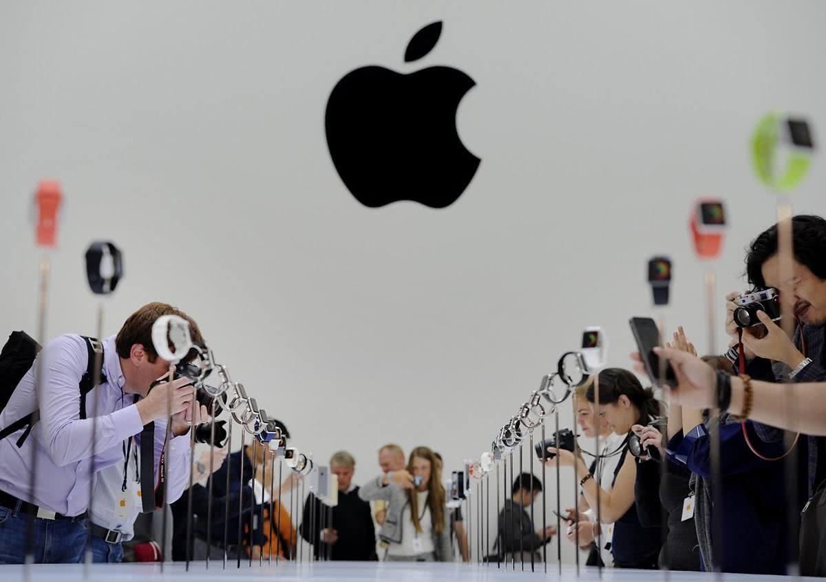 苹果宣布重大变革：重组领导层！iPhone将不再作为重点产品