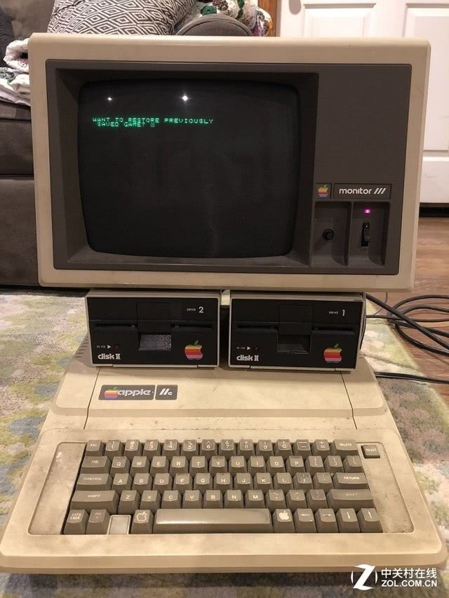 让30年前的苹果电脑开机是什么感受？