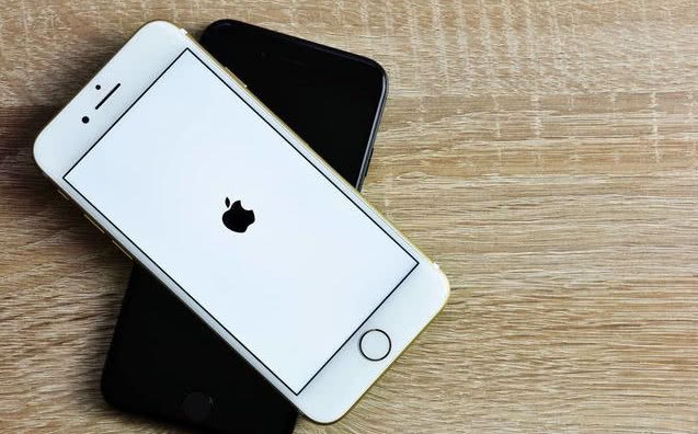 用着iPhone6s想换个手机，目前苹果8好还是苹果X好？
